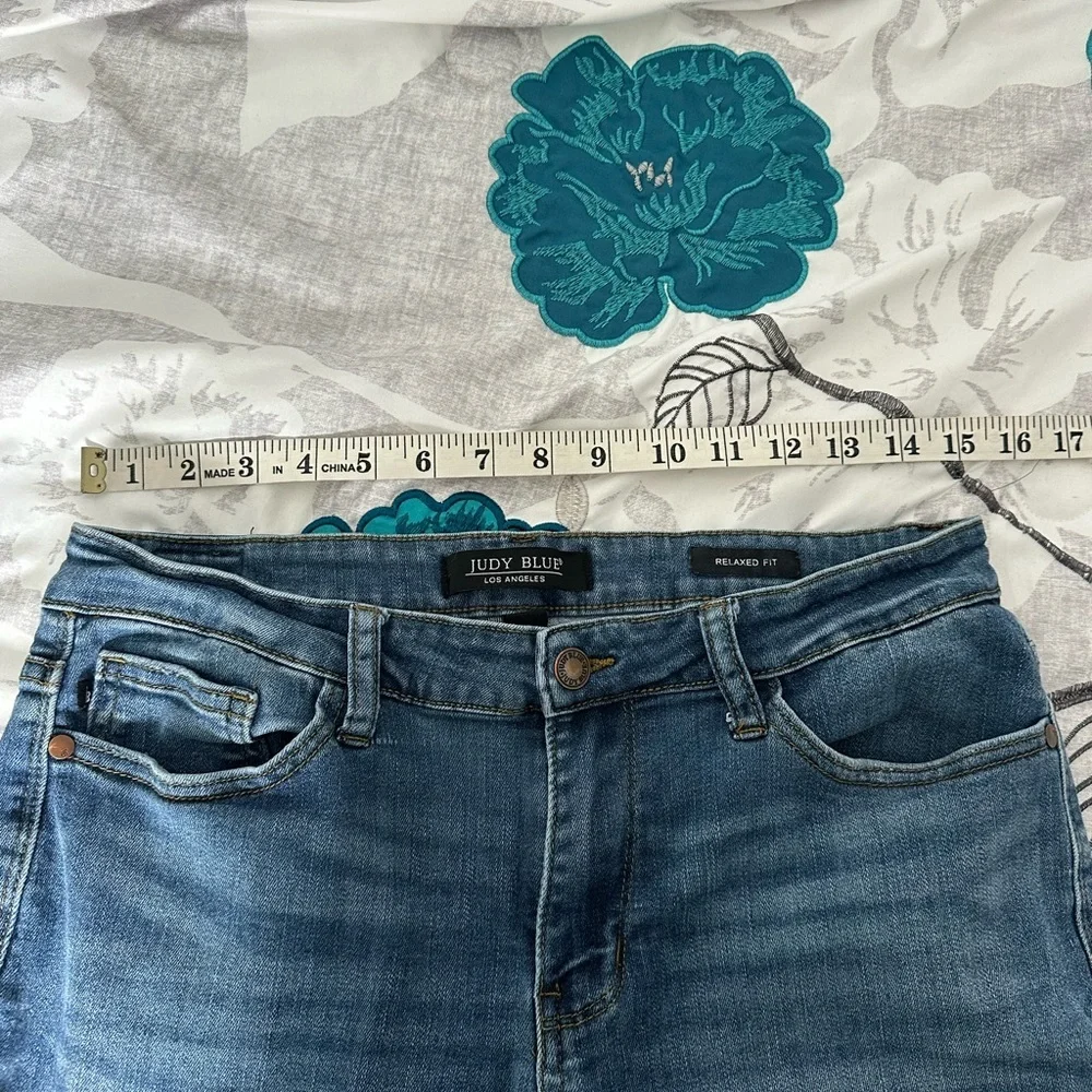 Judy Blue Jeans Women’s 31 Blue Relaxed Fit Mid Rise Medium Wash Tapered Leg